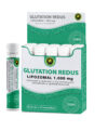 Glutation Redus Lipozomal 1.000 mg este un produs concentrat, cu o biodisponibilitate superioară, atent formulat pentru a combate efectele negative atât de diverse și periculoase ale radicalilor liberi generați în timpul proceselor metabolice normale sau ca urmare a expunerii la diverși factori de mediu (de ex., poluare, raze UV, stres fizic și emoțional, alimentație și stil de viață dezordonate). Împreună, toți acești factori de stres endogeni și exogeni pot duce, treptat, la crearea unui dezechilibru între radicalii liberi și antioxidanții din organism, dând naștere unei stări denumite „stres oxidativ”. Pe lângă acțiunea principală de neutralizare a radicalilor liberi, glutationul susține eficient procesele de detoxifiere ale organismului, ajutând la eliminarea toxinelor celulare și a metalelor grele. Nu în ultimul rând, acesta este un bun imunomodulator, contribuind la biosinteza prostaglandinelor și a leucotrienelor, mediatori lipidici de bază ai organismului, cu rol în modularea proceselor inflamatorii.